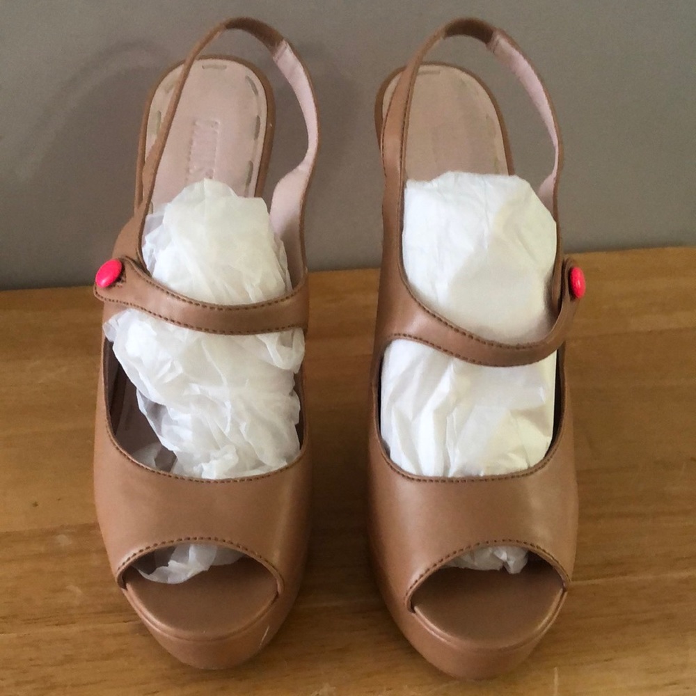 Women’s platform heels. Colin Stuart.